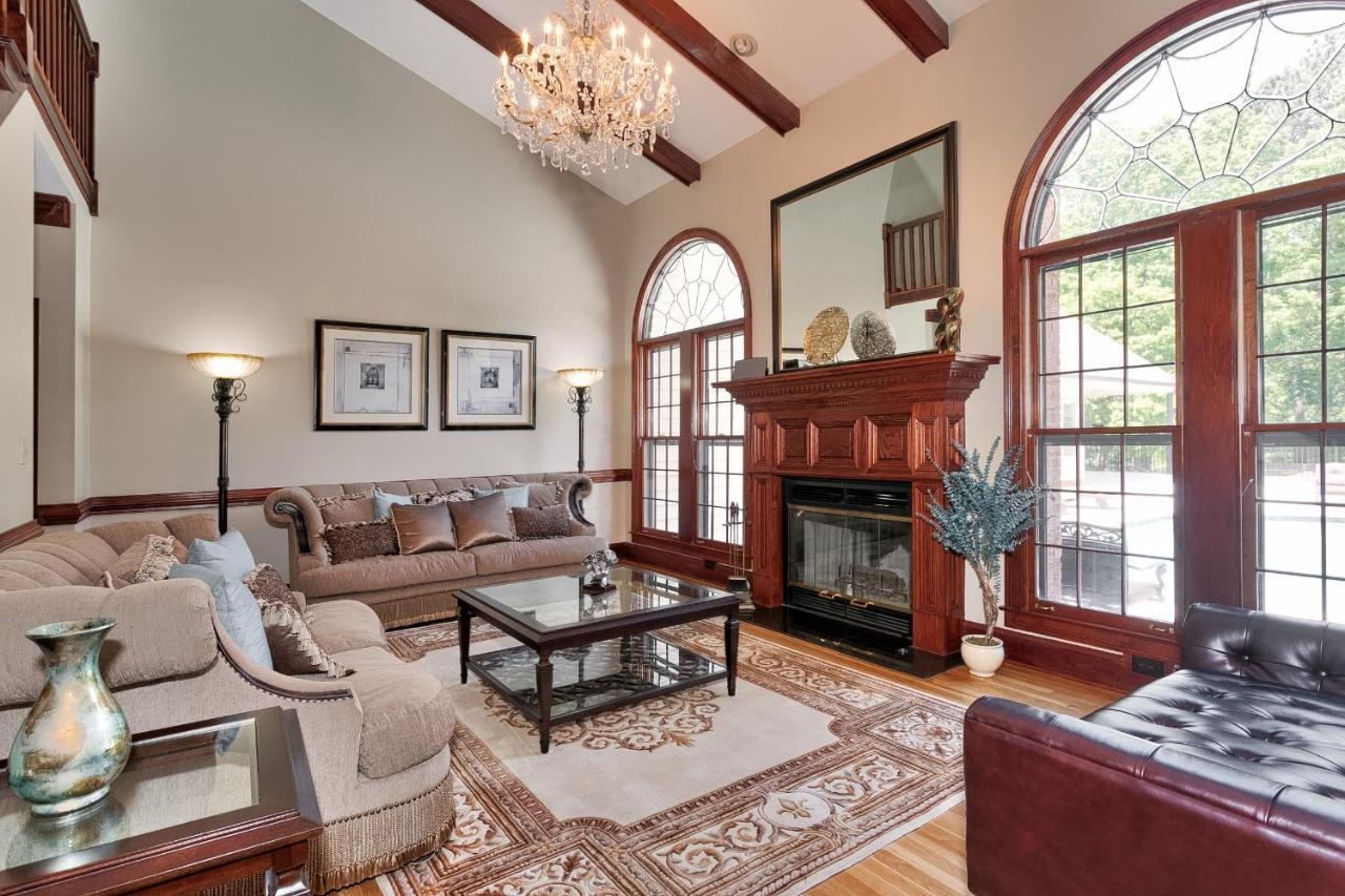 Pleasanton Courtyard Bed And Breakfast Fayetteville Exterior foto